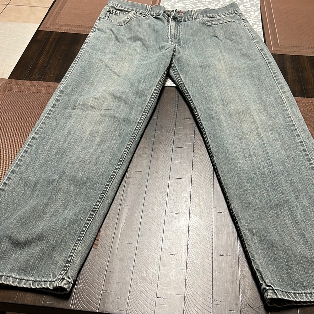 Oscar men’s faded blue jeans. Good/fair condition.